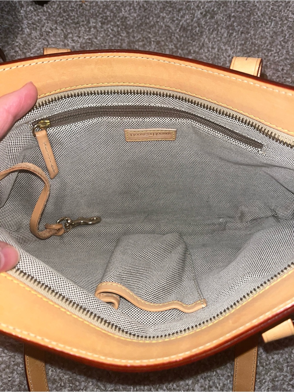 Beautiful Dooney & Bourke Canvas & Leather Shoulder Bag - Picture 7 of 9